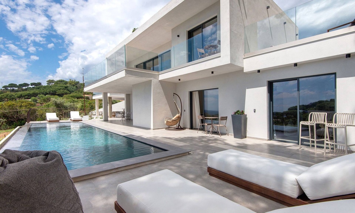 Capoliveri Villa | Villa 'Moddissi Charme' with Sea View, Wi-Fi and Air Conditioning
