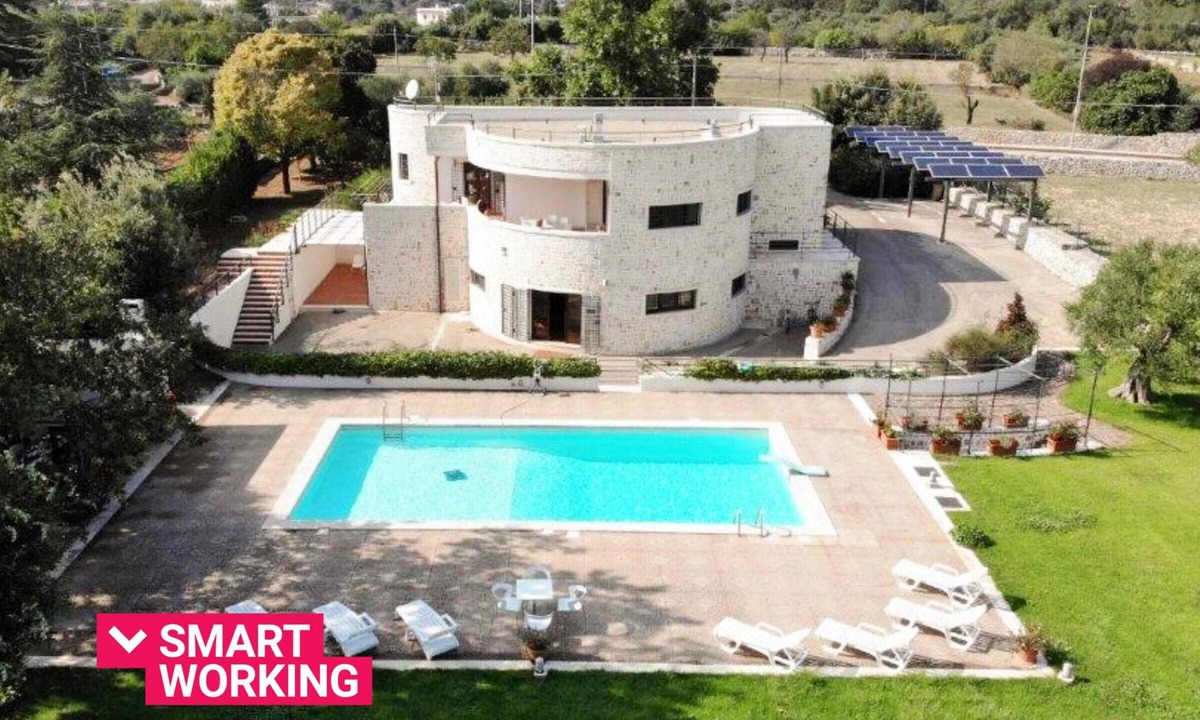 Noci Villa | Villa Montedoro con piscina by Wonderful Italy