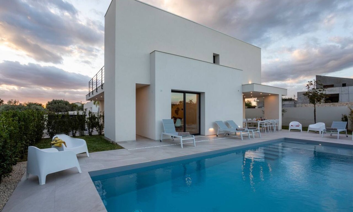 Grottelle Villa | Villa Nerissa - sea view villa IsulaTravel