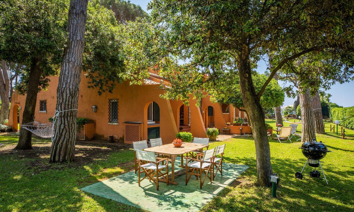 Latina Lido Villa | Villa Piccola Duna facing the sea exclusive direct access to the 50m beach