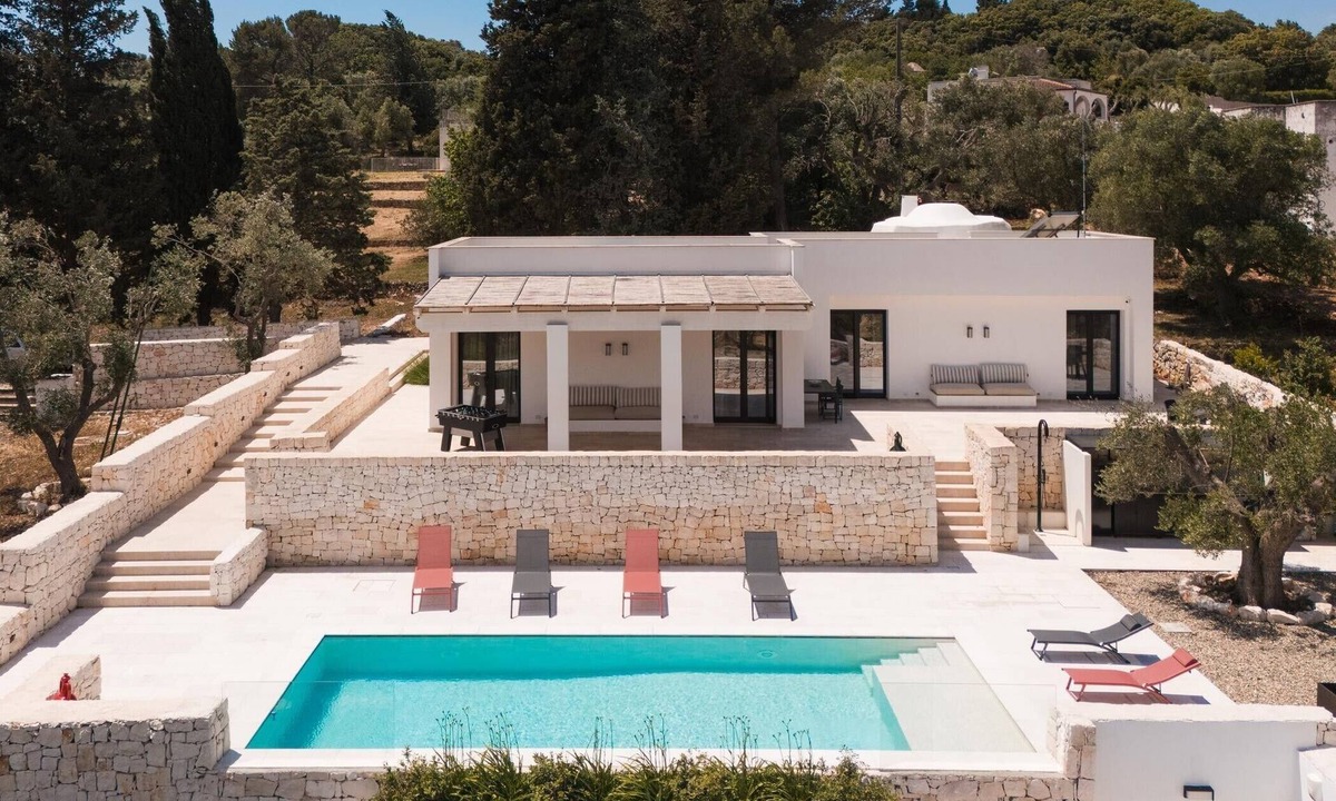 Ostuni House | Villa Poggiostuni Trullo Santa Lucia with Infinity Pool