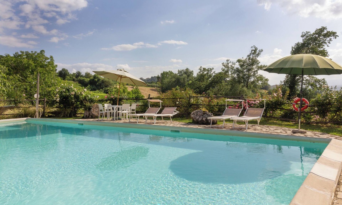 Magliano Sabina Villa | Villa Surya near Rome Infinity Pool Stunnig View