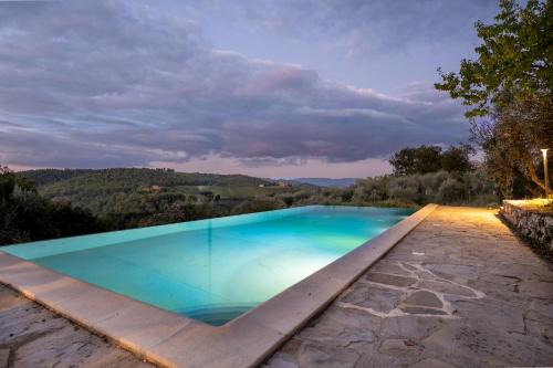 Castellina in Chianti Villa | Villa W Infinty Pool Villa in the Heart of Chianti