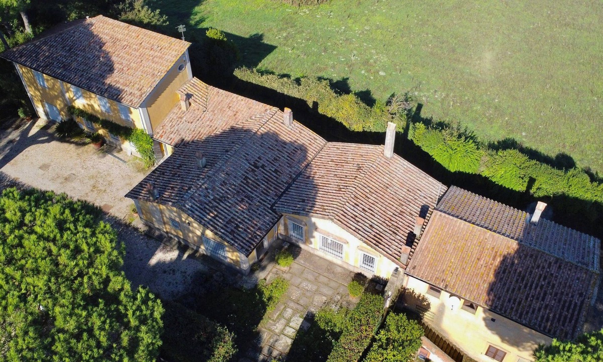 Poggio House | Villa with pine forest and lake view in Tuscia