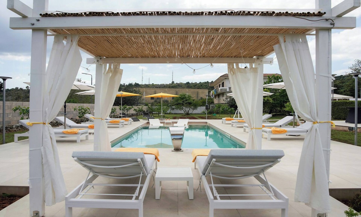 Specchia House | Villa with pool in medieval Salento