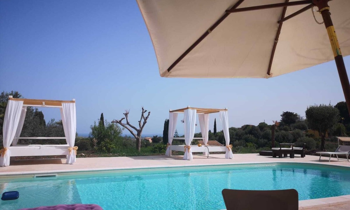 Avola House | Villa with Pool surrounded by nature
