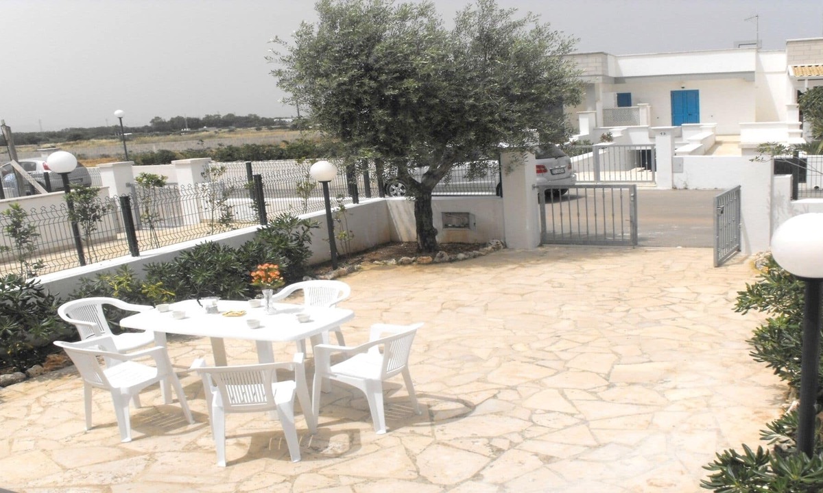 Villanova Villa | Villetta Monica 32: Private Residence, Wi-Fi, Veranda, Beach and Nearby Shops