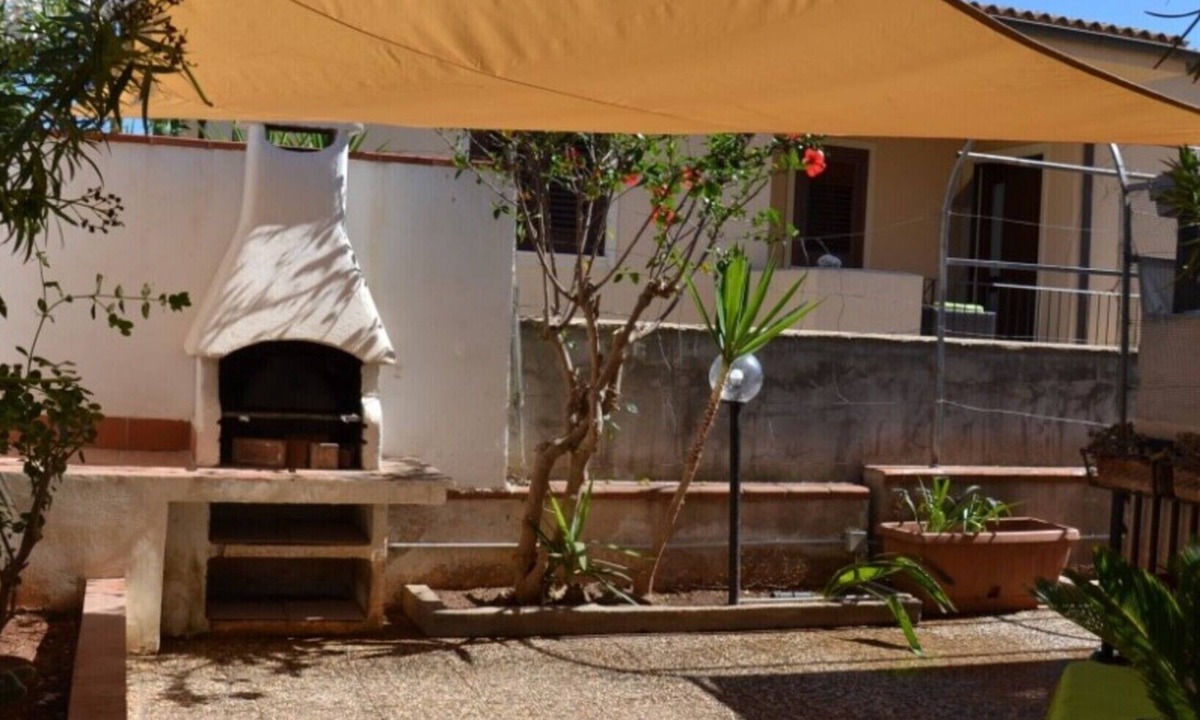 San Vito Lo Capo House | Villetta Nuccia: Holiday Home with Terrace, Private Garden and Air Conditioning