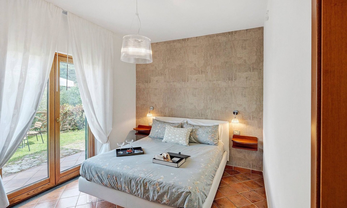 San Pietro Apartment | Villevieille Relais – Superior Double Room with Sea View, Wi-Fi & Air Conditioning