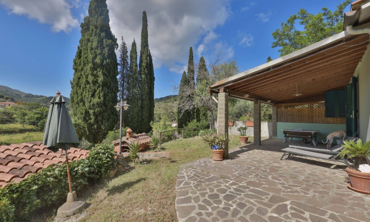 Porto Azzurro Villa | Villino Reale in a green oasis