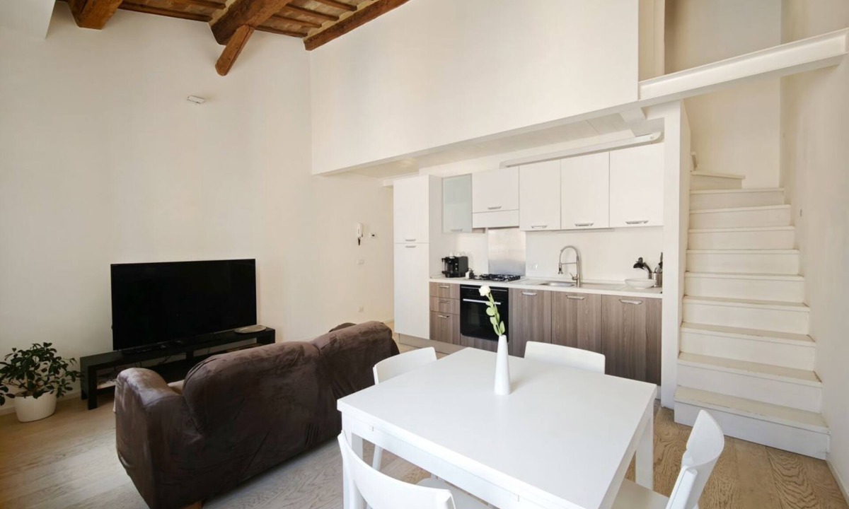 Jesi Apartment | Welcome to the authentic heart of Jesi, one of the most charming towns in the Marche region.Located within the picturesque historic center, this elegant apartment is the perfect base for exploring the town on foot. Wander through centuries-old streets, l