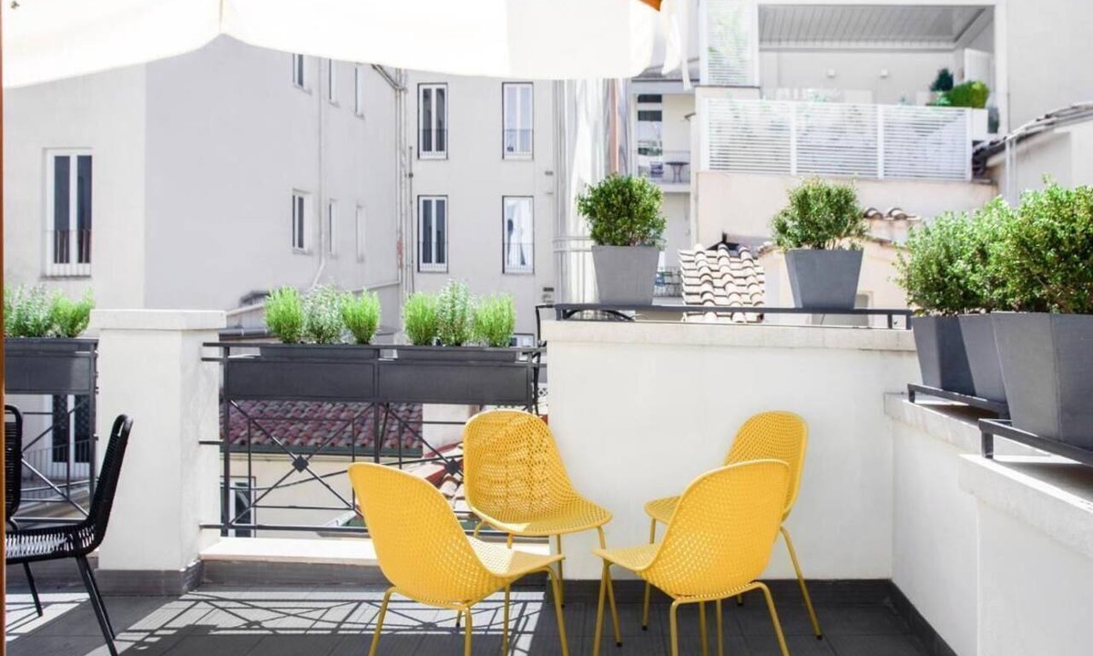 Rome City Centre Apartment | Where contemporary comfort meets Roman charm/Few steps to Trevi Fountain!