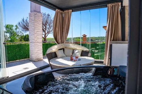 Suburbio VII Portuense Apartment | White Pearl Exclusive Apartment