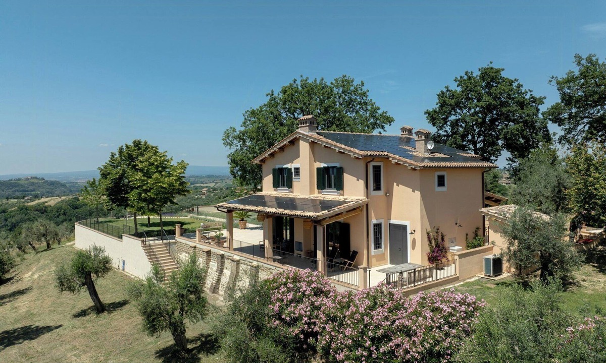Montebuono House | Wine estate villa between Rome and Umbria