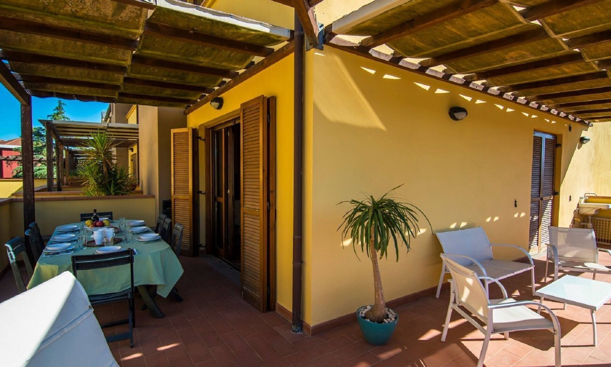 Alberese Apartment | Wohnung in Alberese mit Panoramaterrasse by Interhome