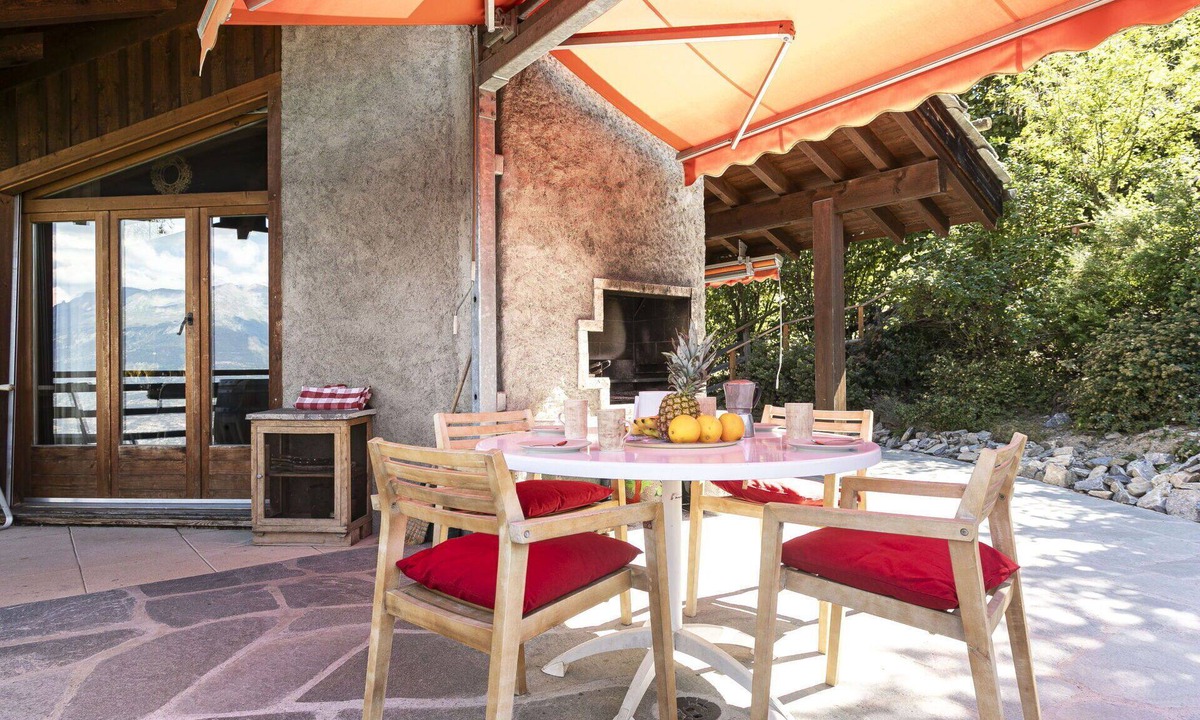 Les Mayens-de-Sion House | Wonderful private villa with WIFI, private pool, TV, terrace, pets allowed and panoramic view