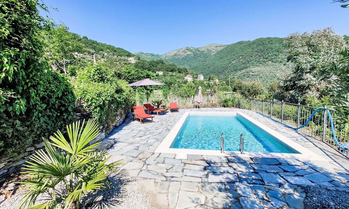 Valloria House | Wonderful private villa for 5 people with pool, WIFI, TV, patio and pets allowed