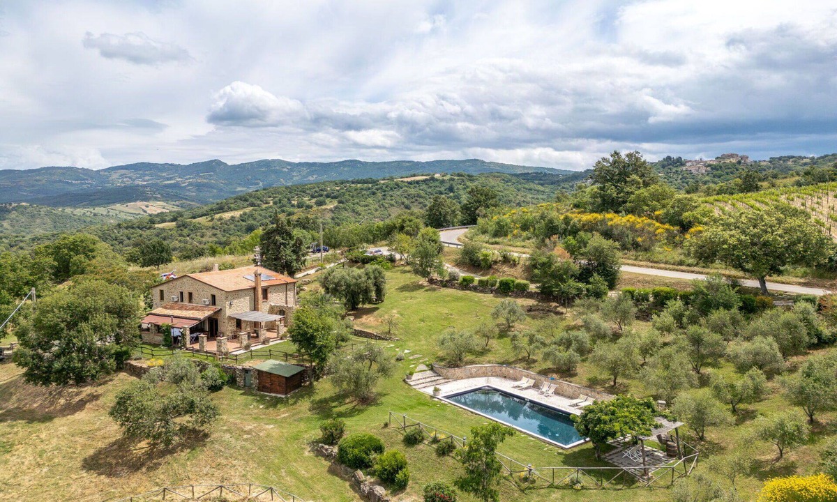 Roccalbegna House | Wonderful private villa for 10 people with A/C, WIFI, private pool, TV, patio and panoramic view