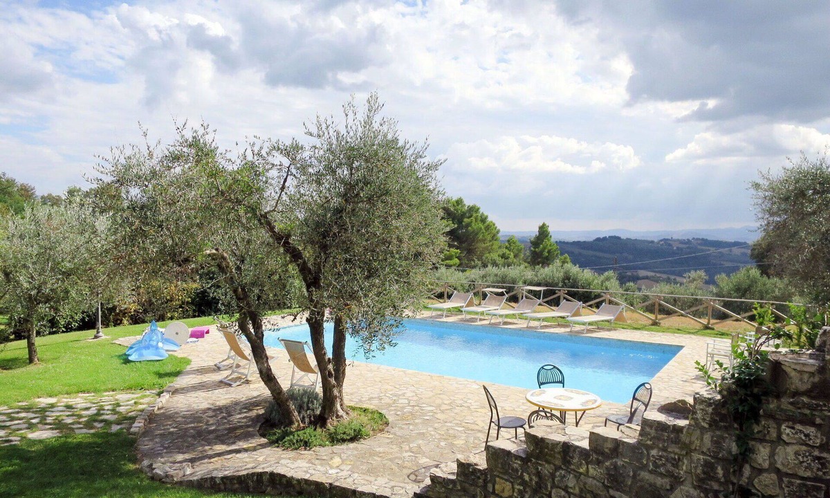 Collazzone Villa | Wonderful private villa for 11 guests with private pool, WIFI, hot tub, A/C, TV, terrace and par.