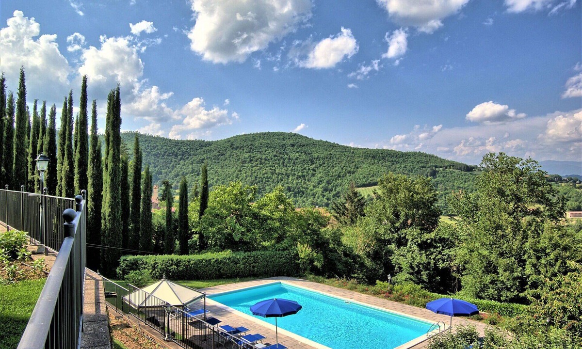 Ripoli Villa | Wonderful private villa with WIFI, A/C, hot tub, private pool, TV, patio and panoramic view