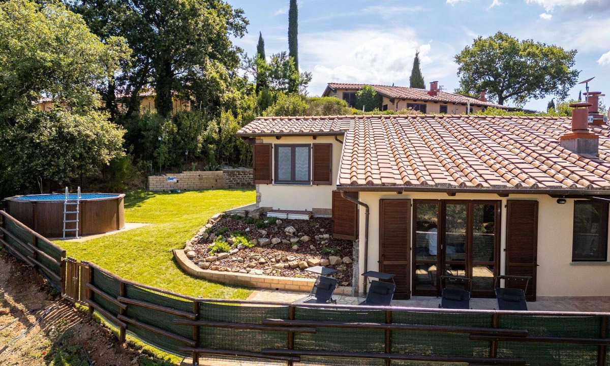 Scansano House | Wonderful private villa with hot tub, WIFI, private pool, A/C, TV, patio and panoramic view