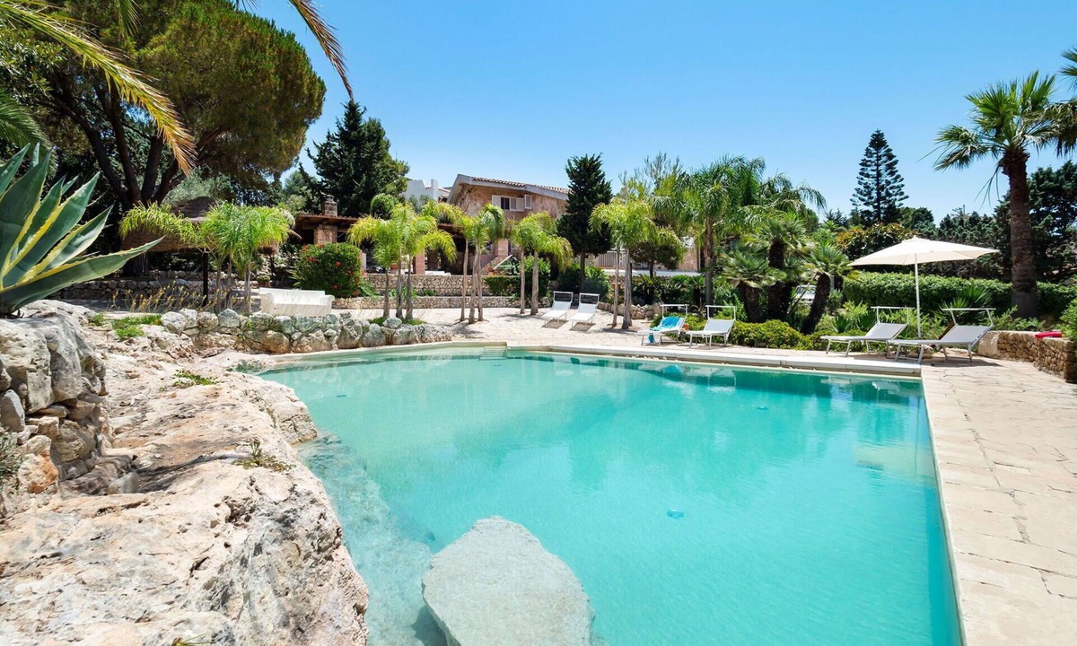 Plemmirio Villa | Wonderful private villa for 10 people with private pool, WIFI, A/C, TV and terrace