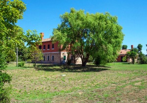 Ca Del Pioppo with 2 bedrooms and 1.5 bathrooms