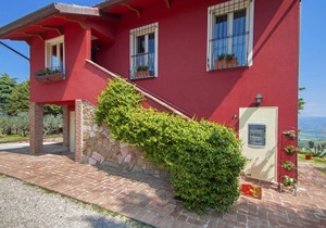 La Letizia with 4 bedrooms and 3 bathrooms
