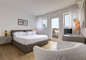 Piccolomini San Peter - Terrace Flat