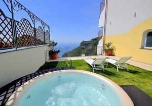 Villa Clarice D, fully refundable with voucher*: An elegant and modern studio apartment in a quiet position, located on a hillside above the sea, with Free WI-FI.