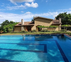 Farmhouse 