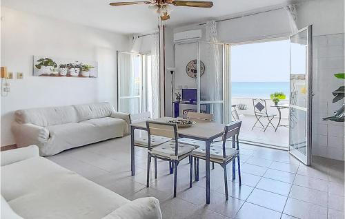 Carrozziere House | 1 Bedroom Beach Front Home In Siracusa