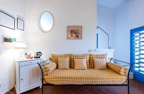 Stabbia Apartment | 1 bedroom pet friendly apartment in Lazzeretto