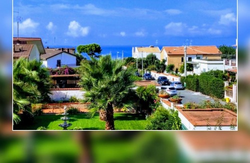 Anzio Villa | 100m>beach, 340m>trainstation to Rome, big garden, BBQ, terrace-view towards sea