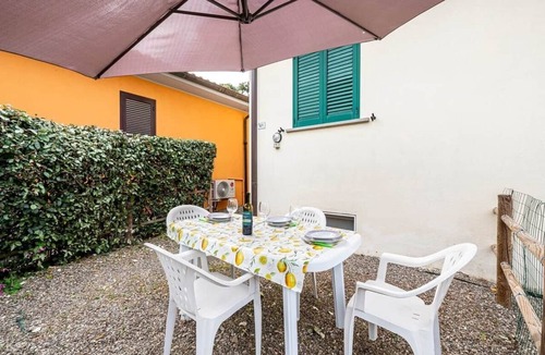 Marina di Grosseto House | 100m to Beach: House with Garden & A/C