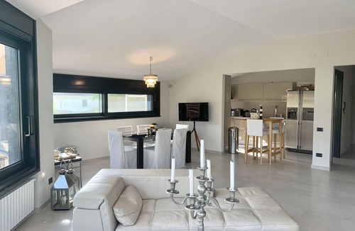 Pompei Villa | 150 m2 penthouse with a very large terrace in the heart of Pompeii