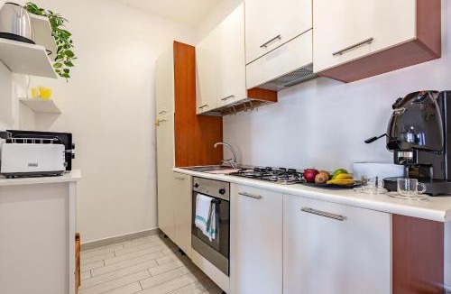 Palo del Colle Apartment | 20 min Airport & Sea Nice Loft WIFI Free Parking