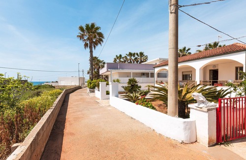 Posto Rosso House | 2330 Villetta Marilena