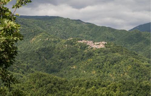 Pescorocchiano House | 3 Bedroom Cozy Home In Roccaberardi