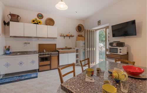 Pescorocchiano House | 3 Bedroom Cozy Home In Roccaberardi