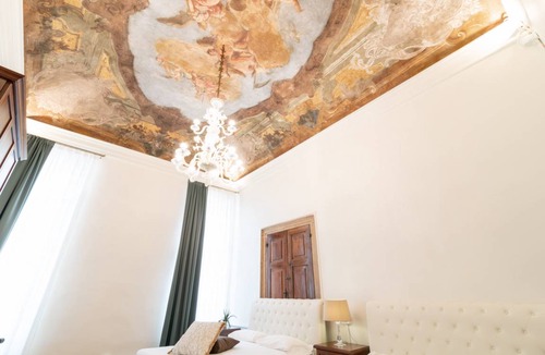 San Polo Apartment | 300 m² Apartment ∙ 2 bedrooms ∙ 10 guests