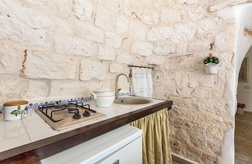 Ostuni Cottage | 3930 Trulli Le Chiancaredde Ostuni by BarbarHouse