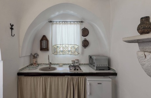 Ostuni Cottage | 3930 Trulli Le Chiancaredde Ostuni by BarbarHouse