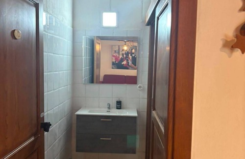 Tuoro sul Trasimeno Bed & Breakfast | 50-square-meter studio apartment with a hot tub, kitchenette, sofa bed, and bathroom