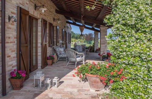 Potenza Picena House | 6 bedroom pet friendly home in Potenza Picena