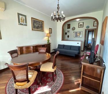 Quartiere XX Ardeatino Apartment | 6 people, 3 parking spot, balconies, Metro B
