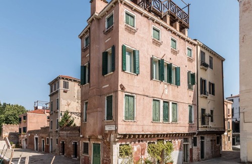 Cannaregio Apartment | 7 WINDOWS ON VENICE APARTMENT