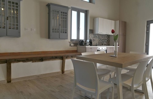 Civita Castellana Apartment | 70-square-meter suite with a king-size bed, twin beds, kitchen, and bathroom