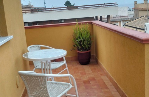 Porticello Apartment | A 125-square-meter apartment with a balcony where you can relax while gazing out at the sea