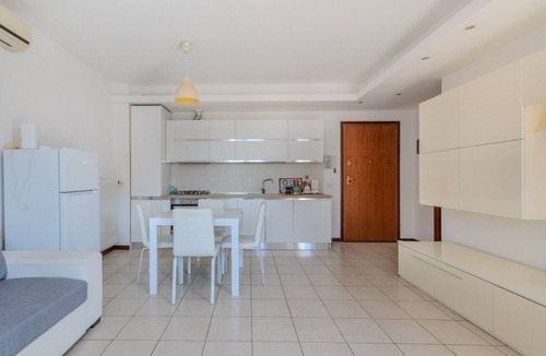 Mestre Apartment | A bright and welcoming 65 square meters apartment, perfect for six people, located on the second floor of a building with an elevator (NOT accessible to disabled guests).The property is located in an extremely quiet residential area: just a few minutes a
